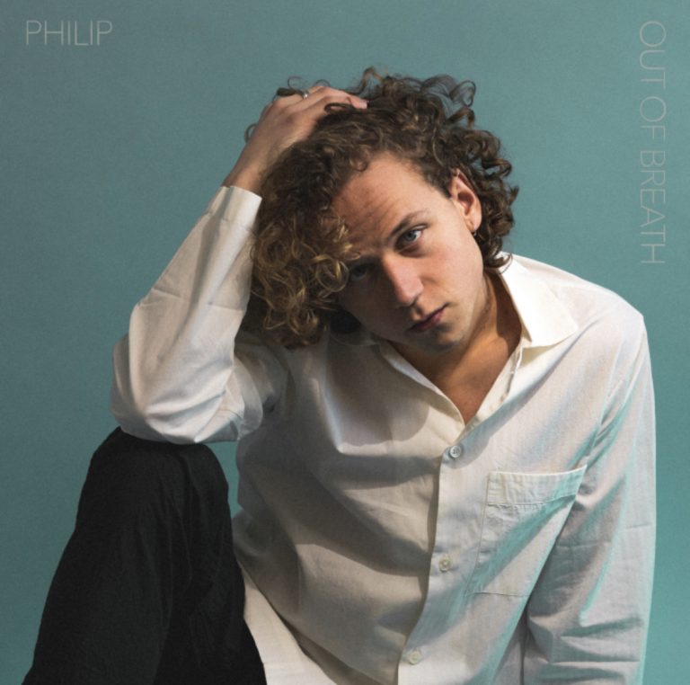 Musician  Philip Bæk Hedegaard finds himself somewhere in between the naive and thoughtful in his song writing and has explores fear and over thinking in his latest single Out of Breath