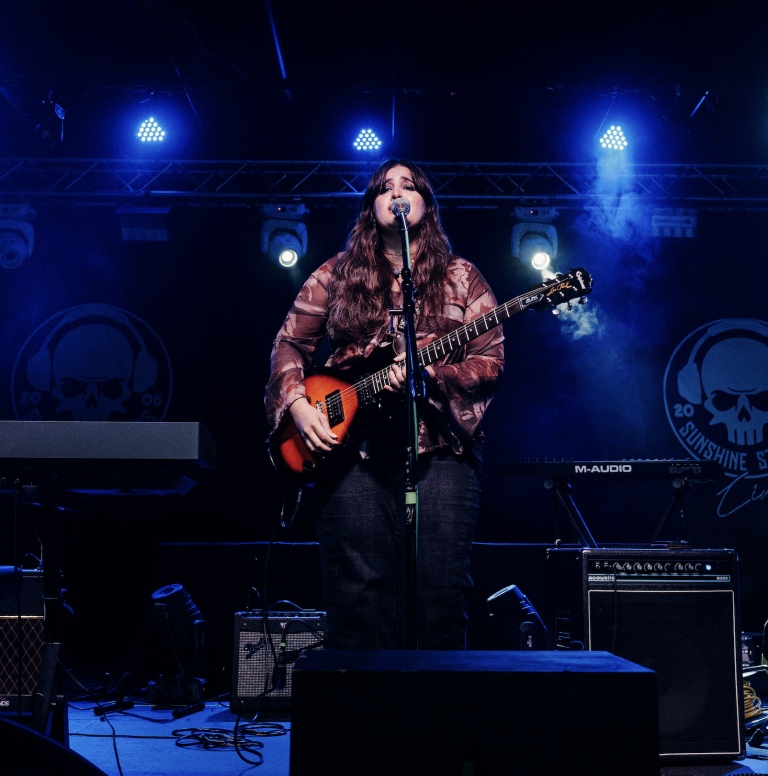 Alyssa Mongiovi Crashes Through With “Poet”